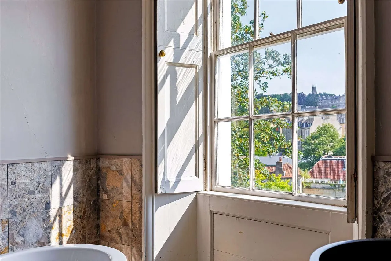 Royal Crescent, Bath, BA1 2LR, photo 9