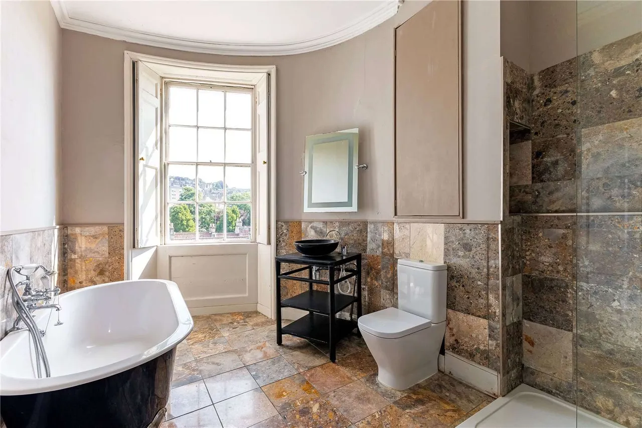Royal Crescent, Bath, BA1 2LR, photo 7