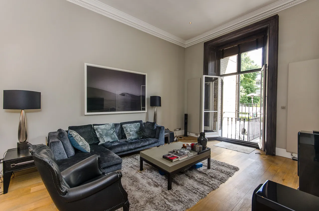 2 bed flat to rent — Flat 4, 21 Onslow Gardens, London
