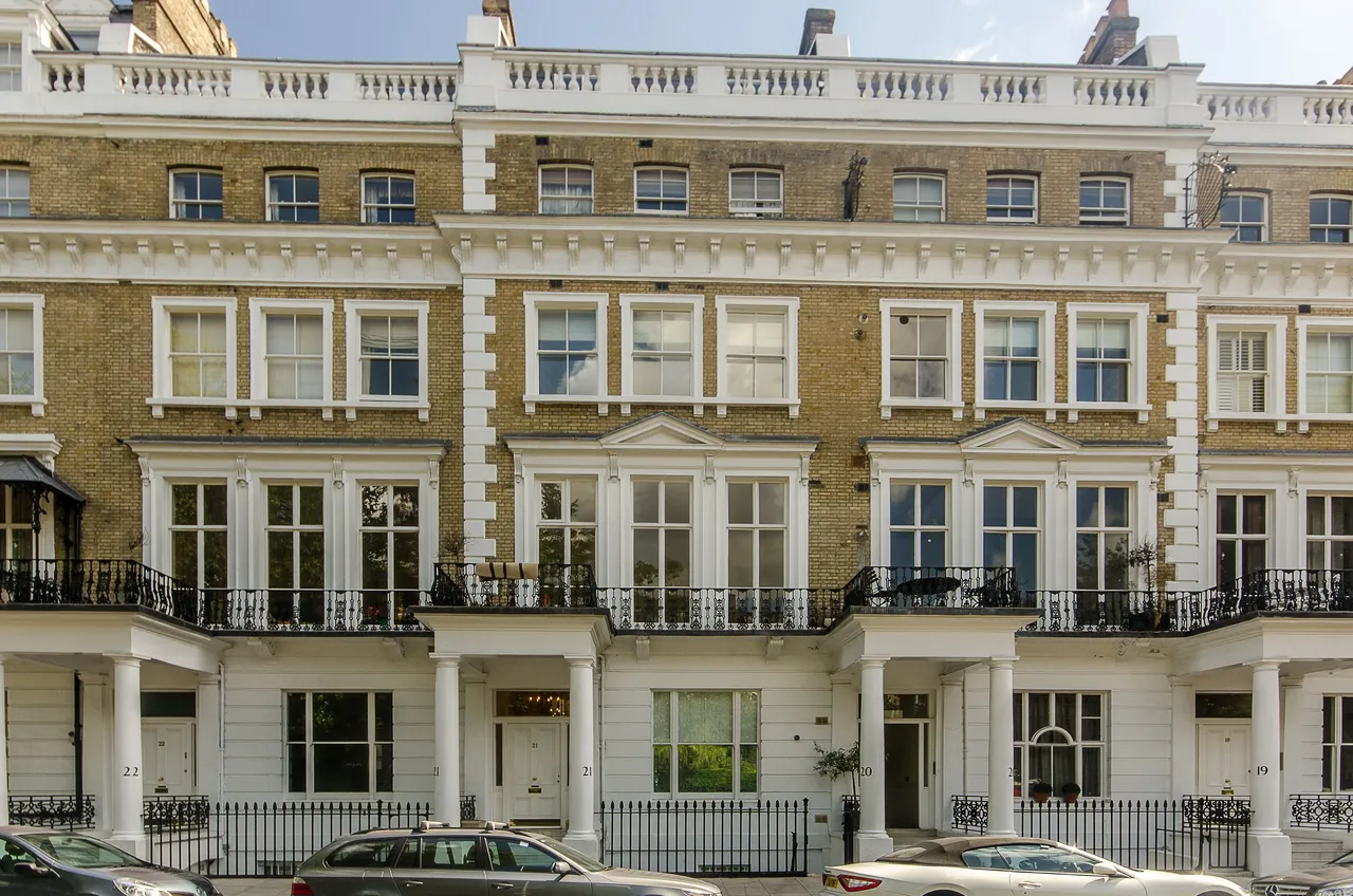 Flat 4, 21 Onslow Gardens, London, photo 2