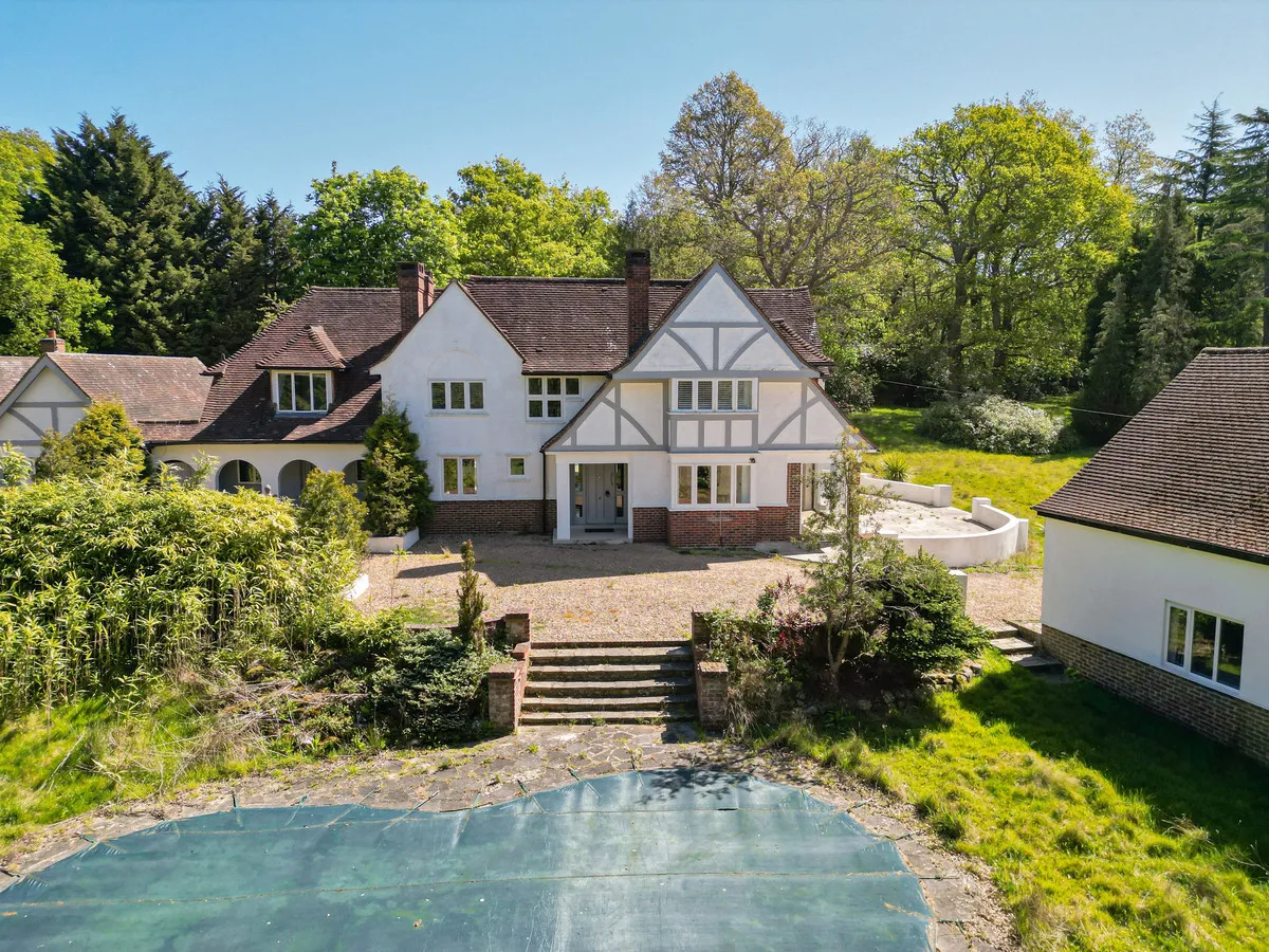 6 bed house for sale, Oxshott Road, Oxshott, KT22