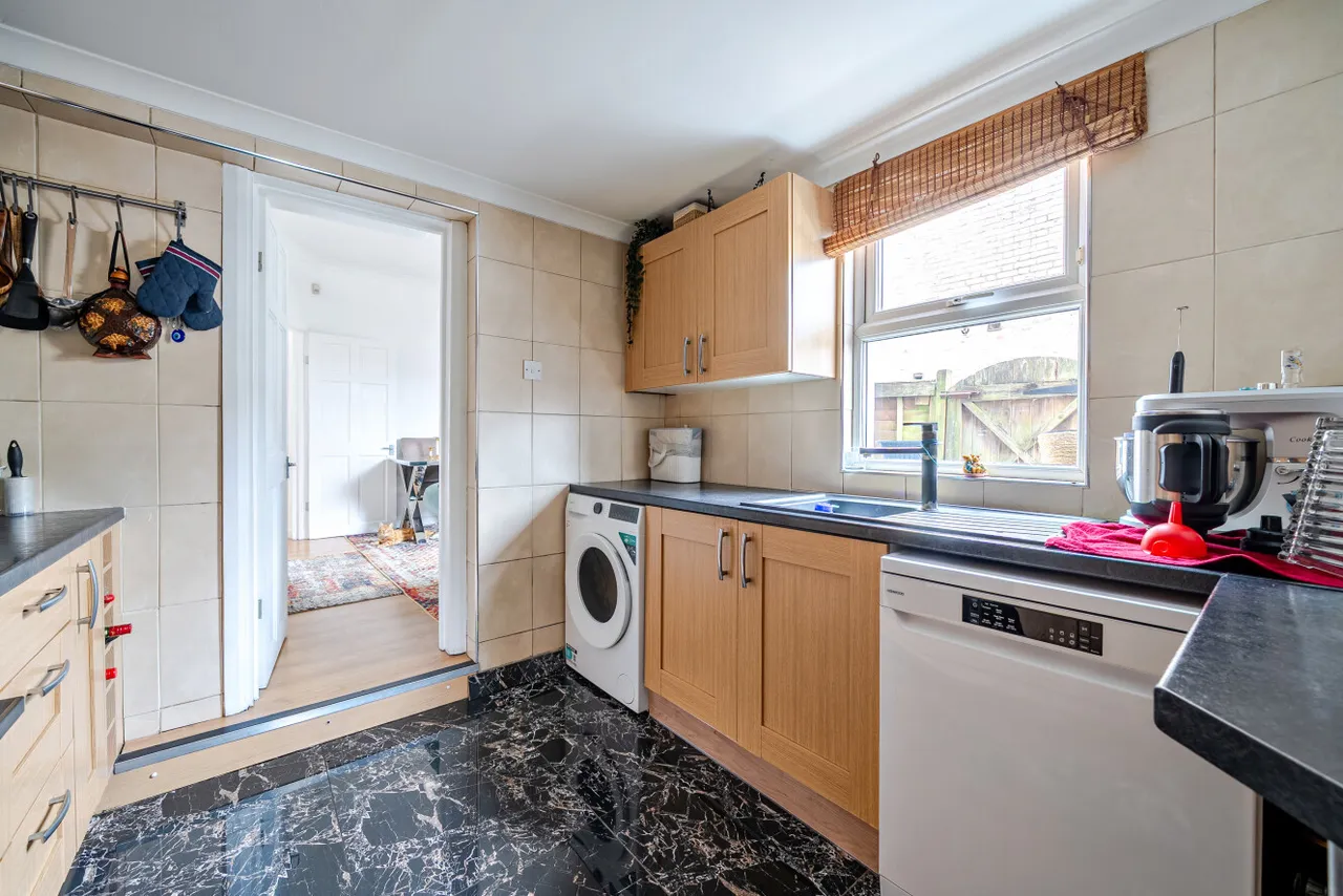 Evesham Road, Bounds Green, London, N11, photo 11