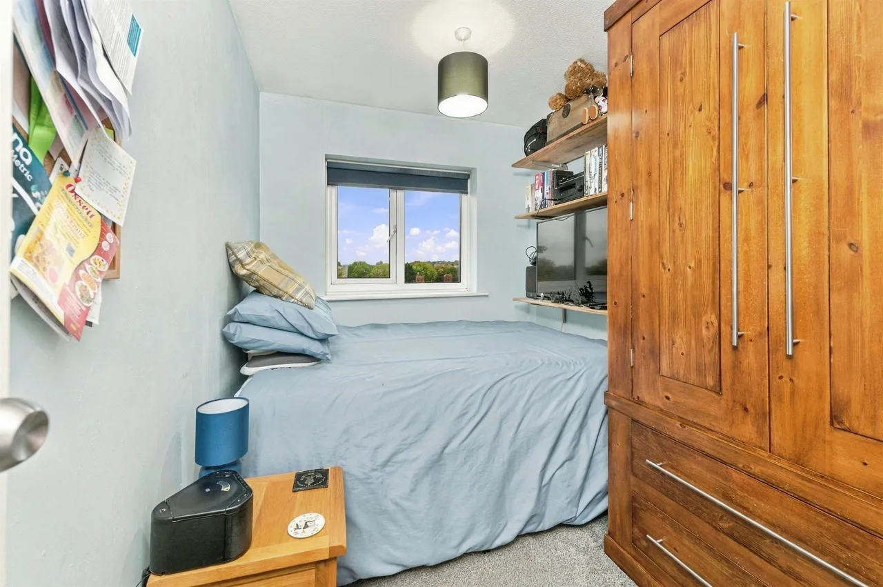 Heath Road, Chickenley, WF12, photo 5