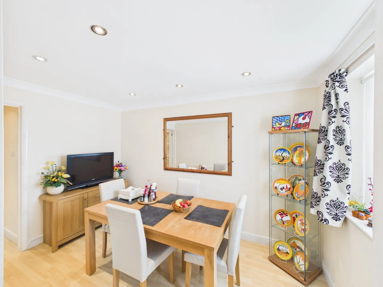 Viola Avenue, Stanwell, TW19, photo 5