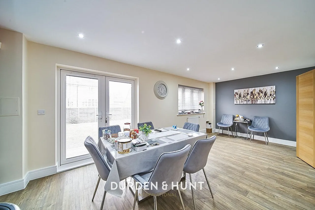 Tamarind Grove, Chigwell, IG7, photo 6