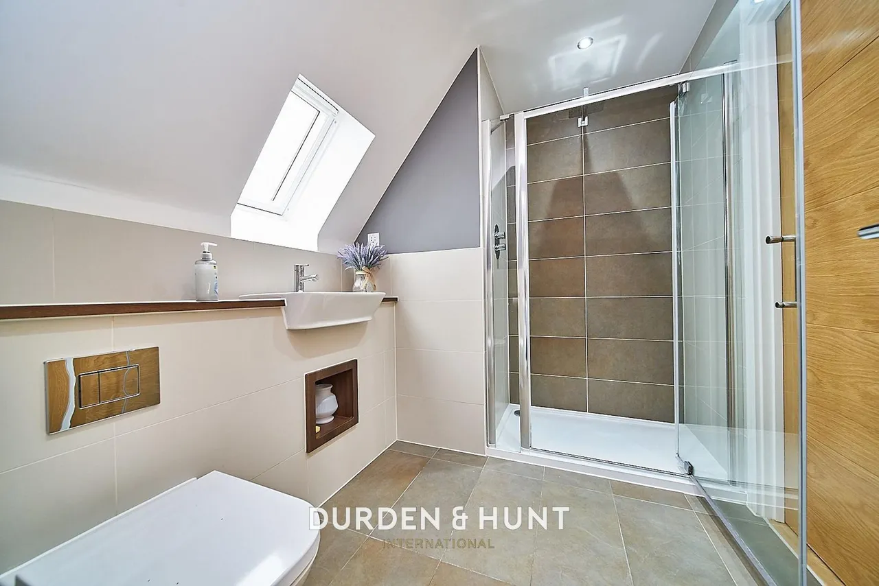 Tamarind Grove, Chigwell, IG7, photo 29