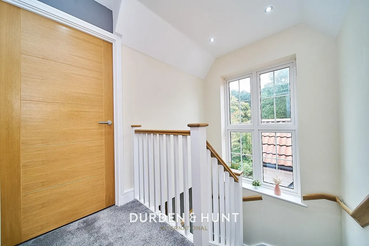 Tamarind Grove, Chigwell, IG7, photo 31