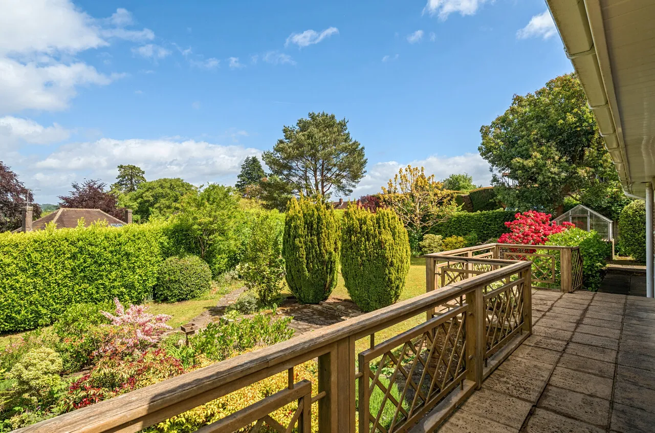 Courts Hill Road, Haslemere, GU27, photo 2