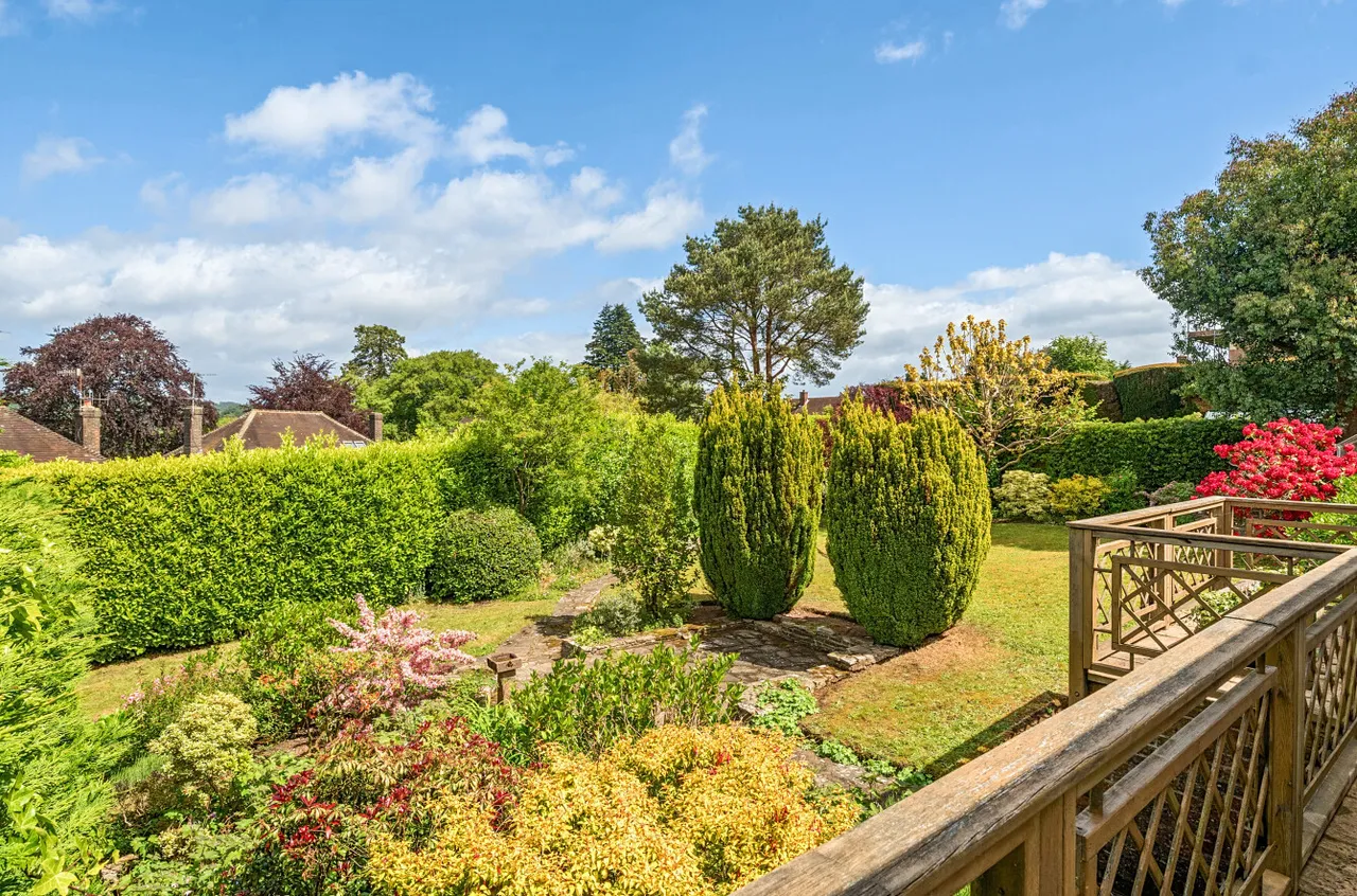 Courts Hill Road, Haslemere, GU27, photo 19