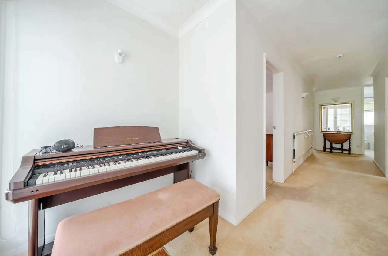 Courts Hill Road, Haslemere, GU27, photo 18