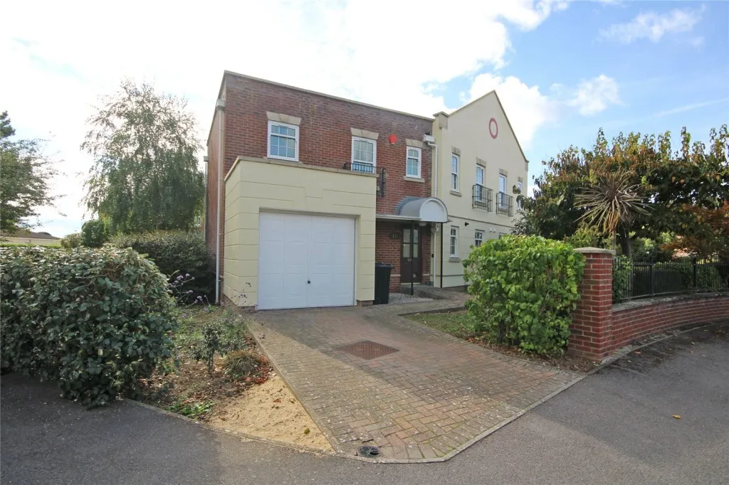 4 bed house for sale, Barton on Sea, New Milton