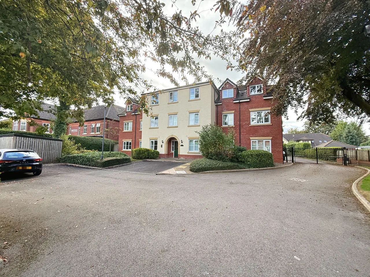 2 bed flat for sale, Marsland Road, Sale