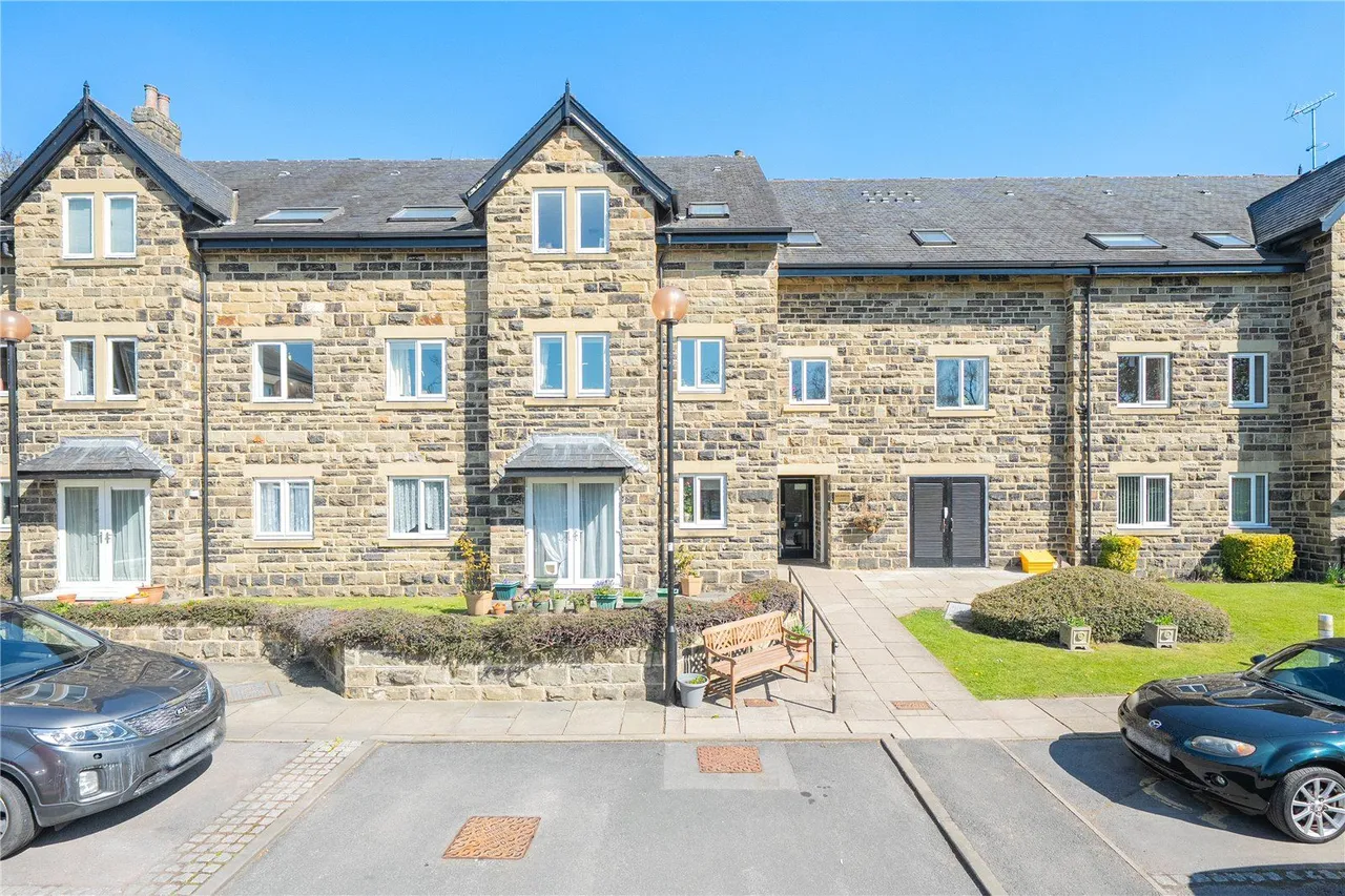1 bed flat for sale, Park Crescent, Roundhay, LS8