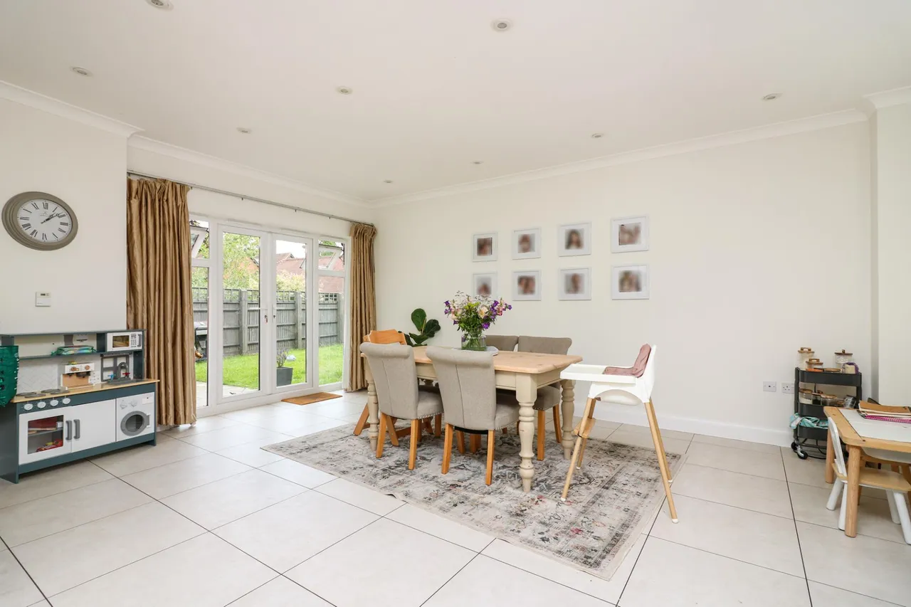 Mortimer Crescent, King's Park, photo 10