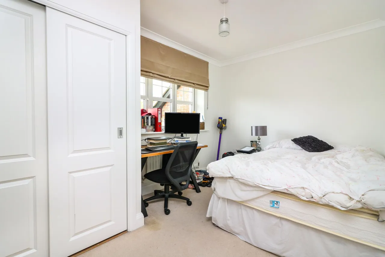 Mortimer Crescent, King's Park, photo 8