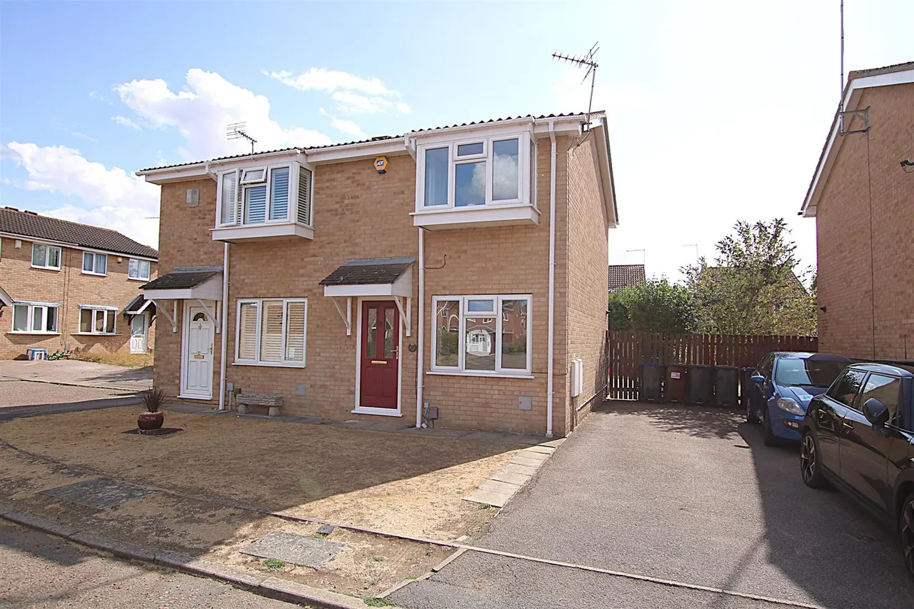 2 bed house for sale — Fleetwind Drive, East Hunsbury