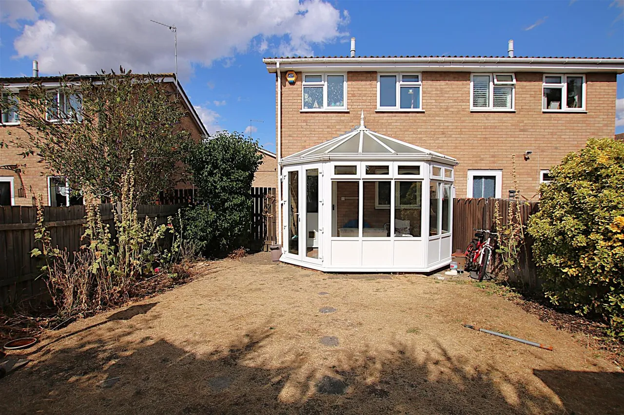 Fleetwind Drive, East Hunsbury, photo 10