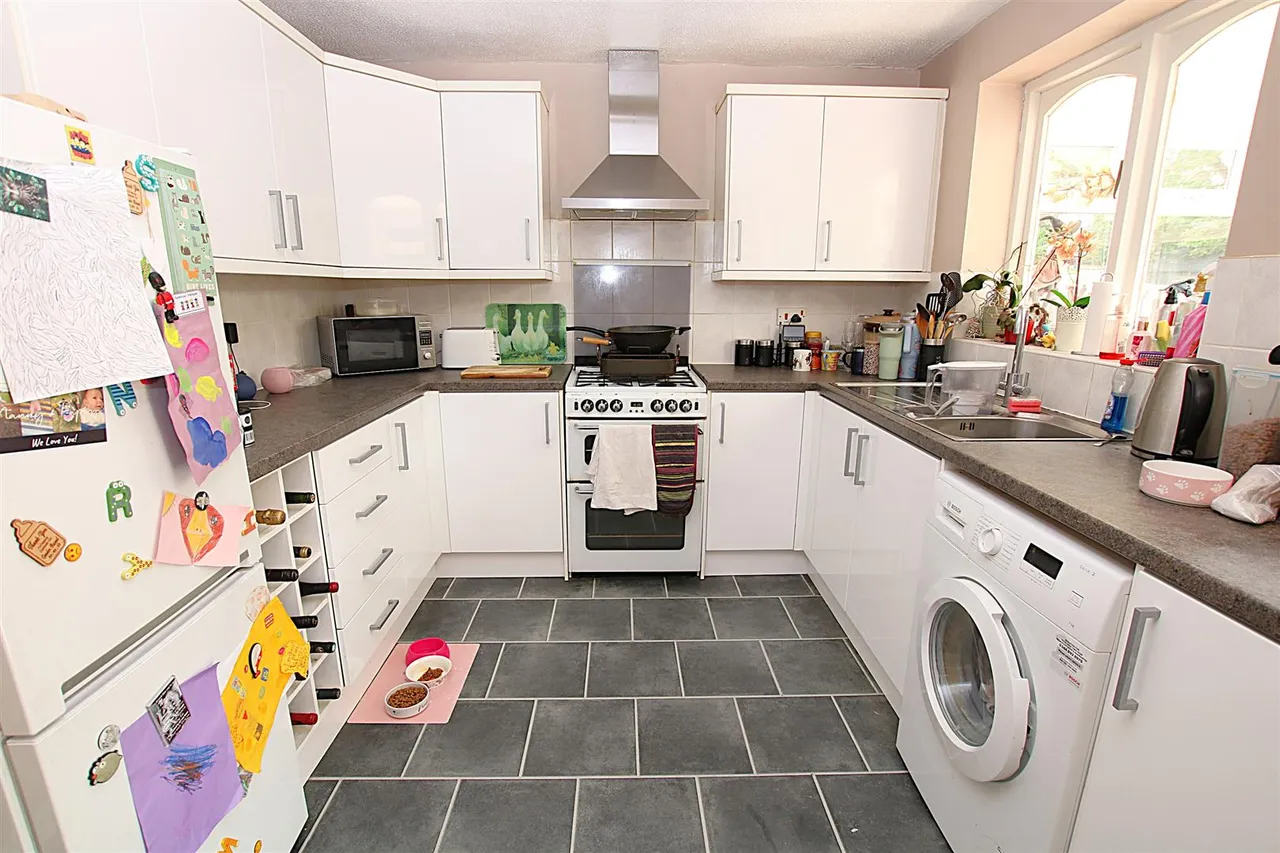 Fleetwind Drive, East Hunsbury, photo 4