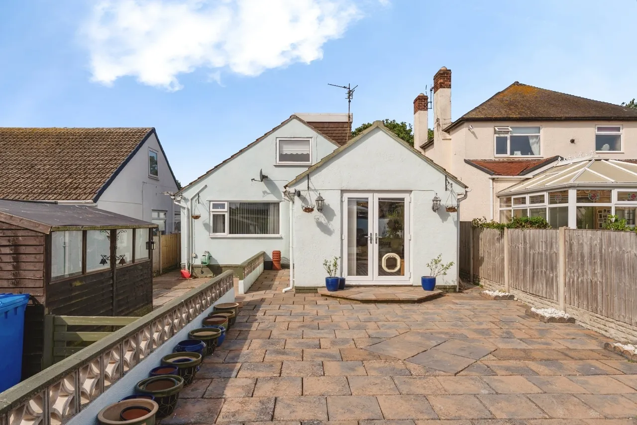 Ffordd Penrhwylfa, Prestatyn, LL19, photo 11
