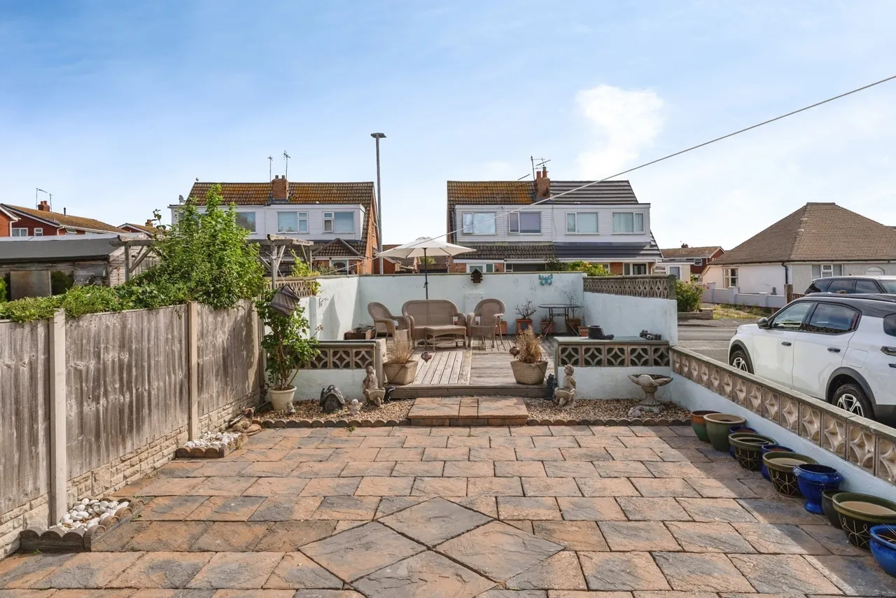 Ffordd Penrhwylfa, Prestatyn, LL19, photo 12