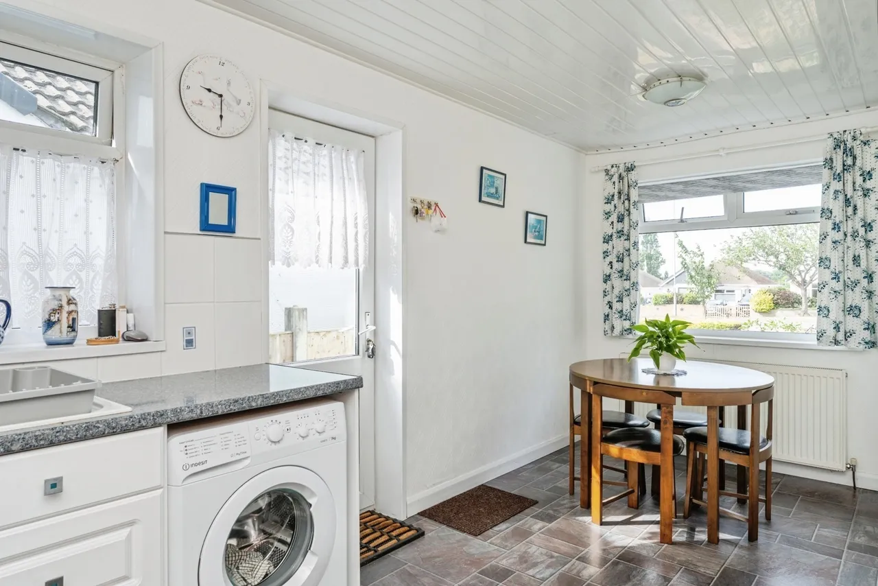 Ffordd Penrhwylfa, Prestatyn, LL19, photo 17