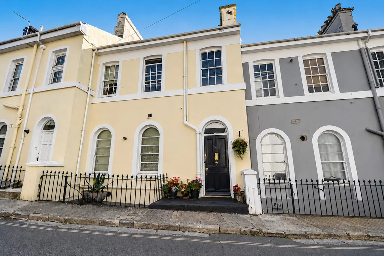 4 bed flat for sale, Coburg Place, Torquay, TQ2
