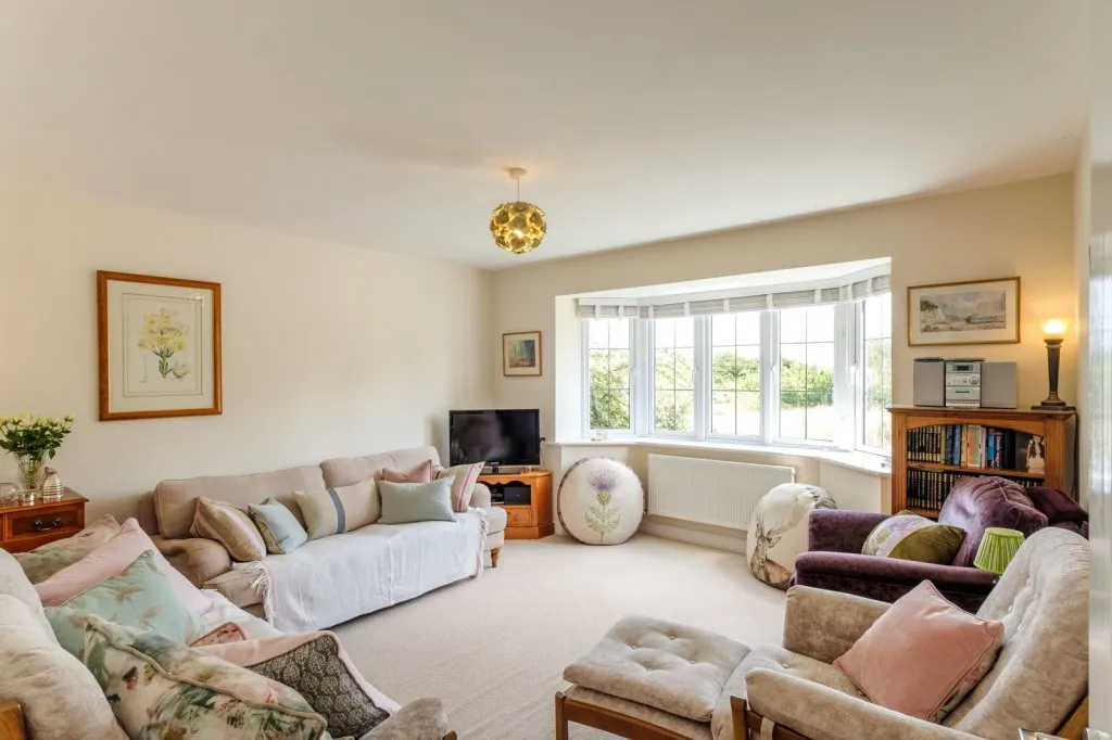 Doble Crescent, Hathern, LE12, photo 4