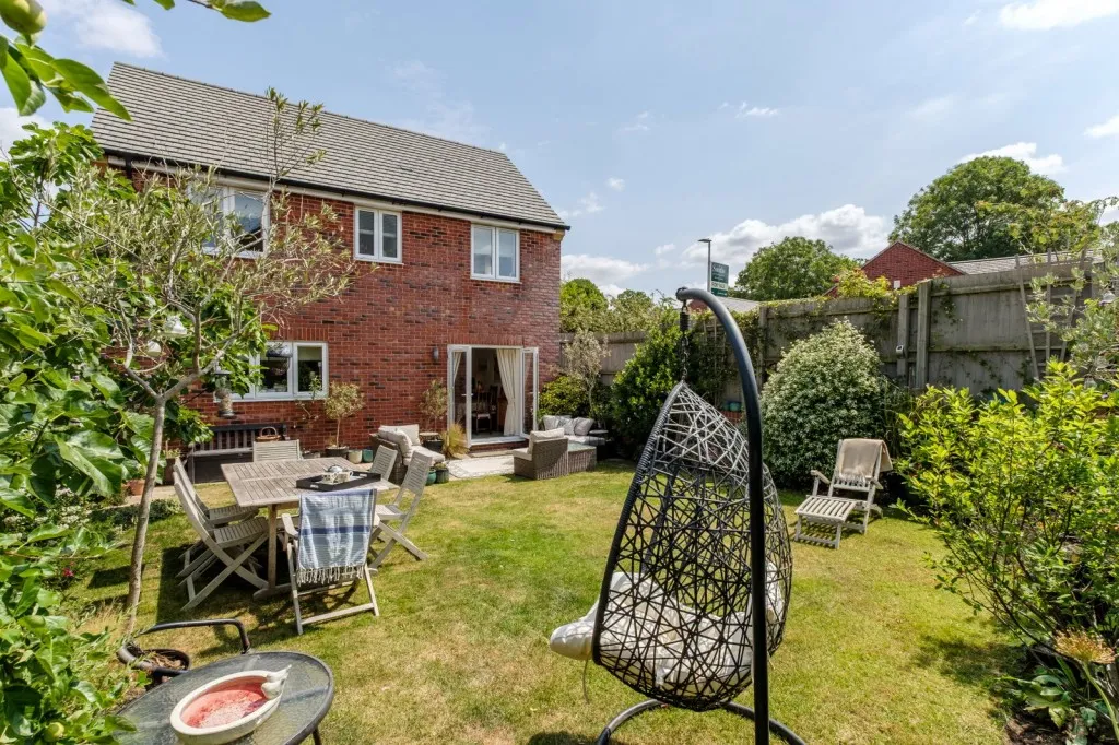 Doble Crescent, Hathern, LE12, photo 14