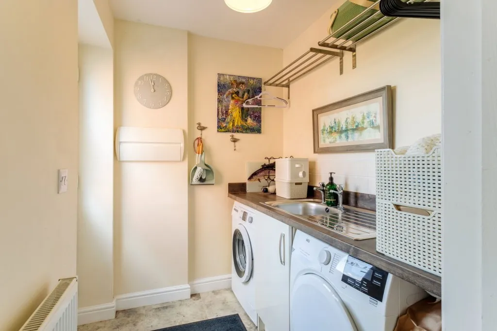 Doble Crescent, Hathern, LE12, photo 5