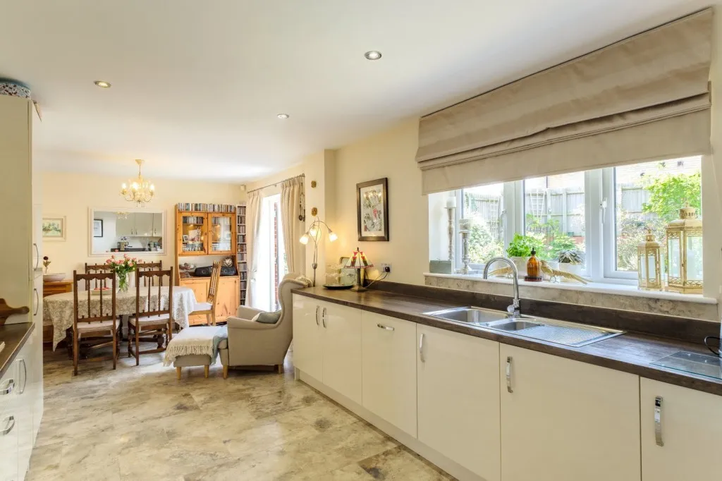 Doble Crescent, Hathern, LE12, photo 3
