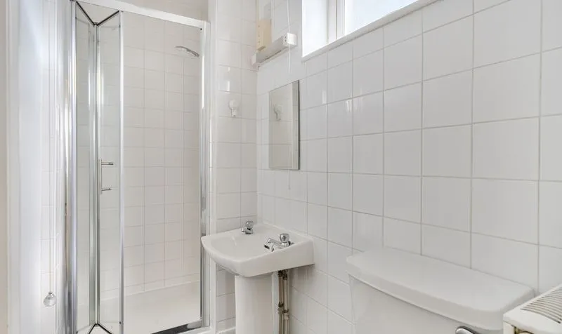 Overdale, Ashtead, KT21, photo 12