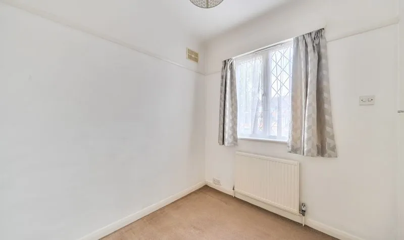Overdale, Ashtead, KT21, photo 14