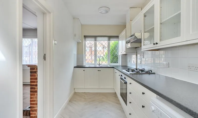 Overdale, Ashtead, KT21, photo 16