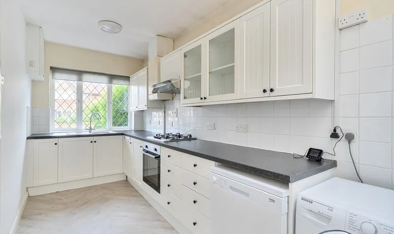 Overdale, Ashtead, KT21, photo 6