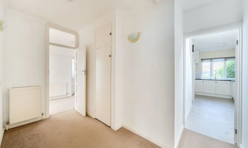 Overdale, Ashtead, KT21, photo 9