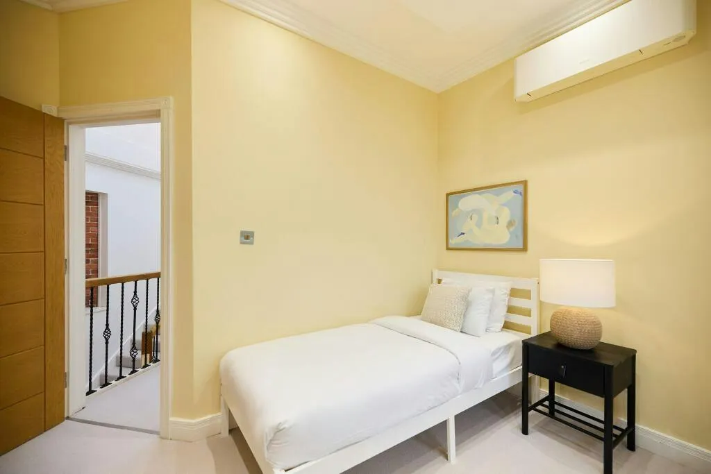 Hillside Road, London, SW2, photo 16
