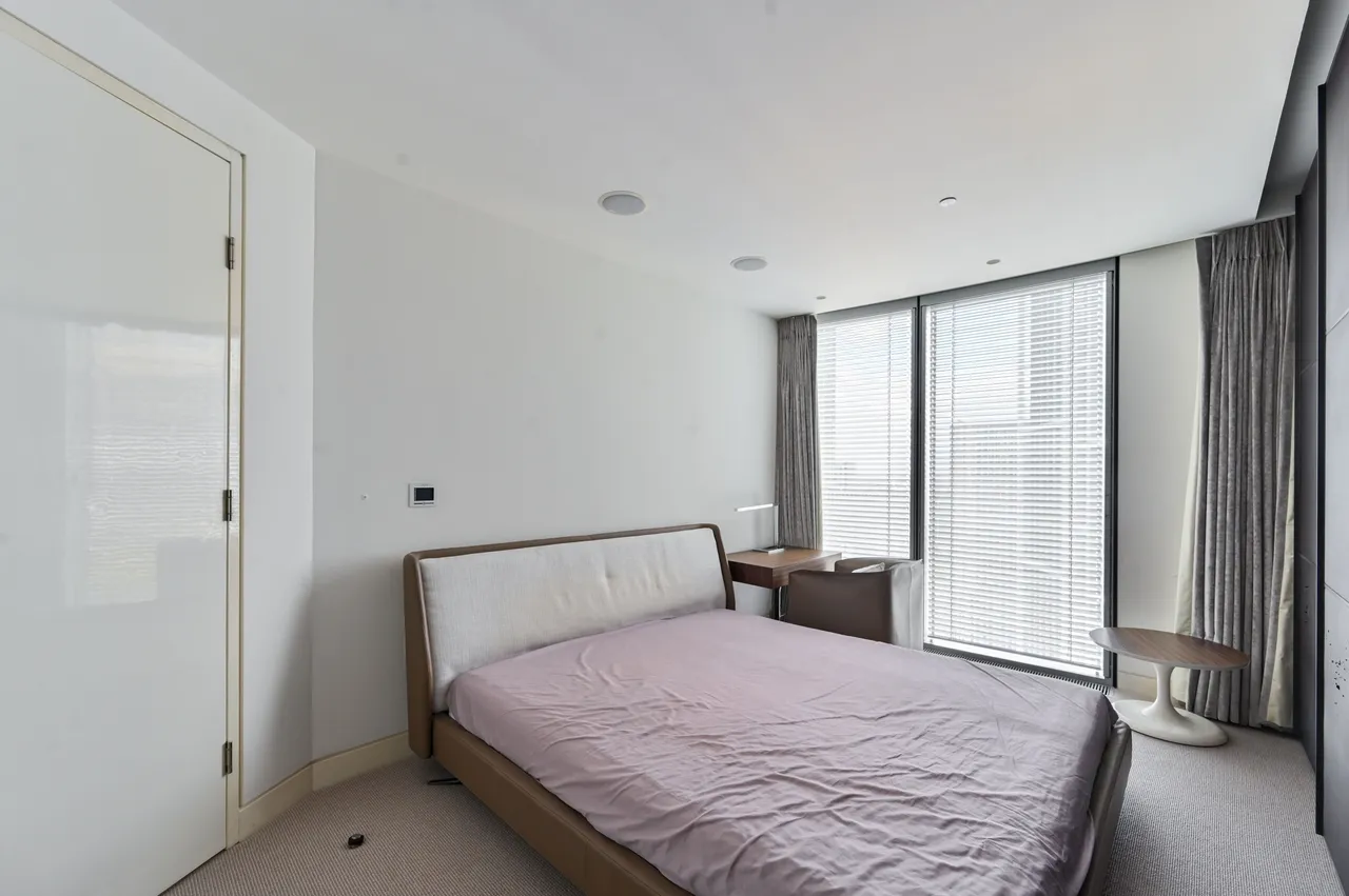 London, SW8, photo 6