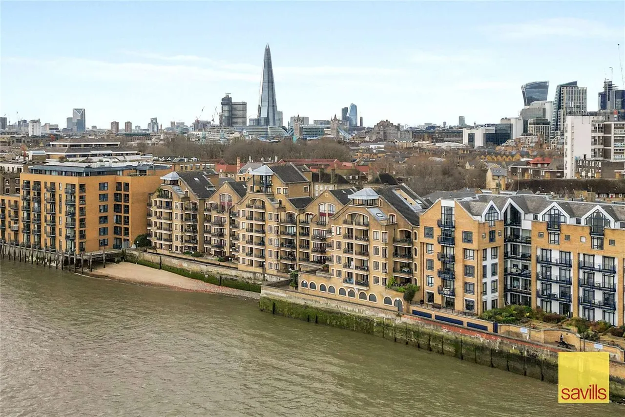 2 bed flat for sale — St. Hilda's Wharf, 160 Wapping High Street, Wapping, London, E1W 3PG