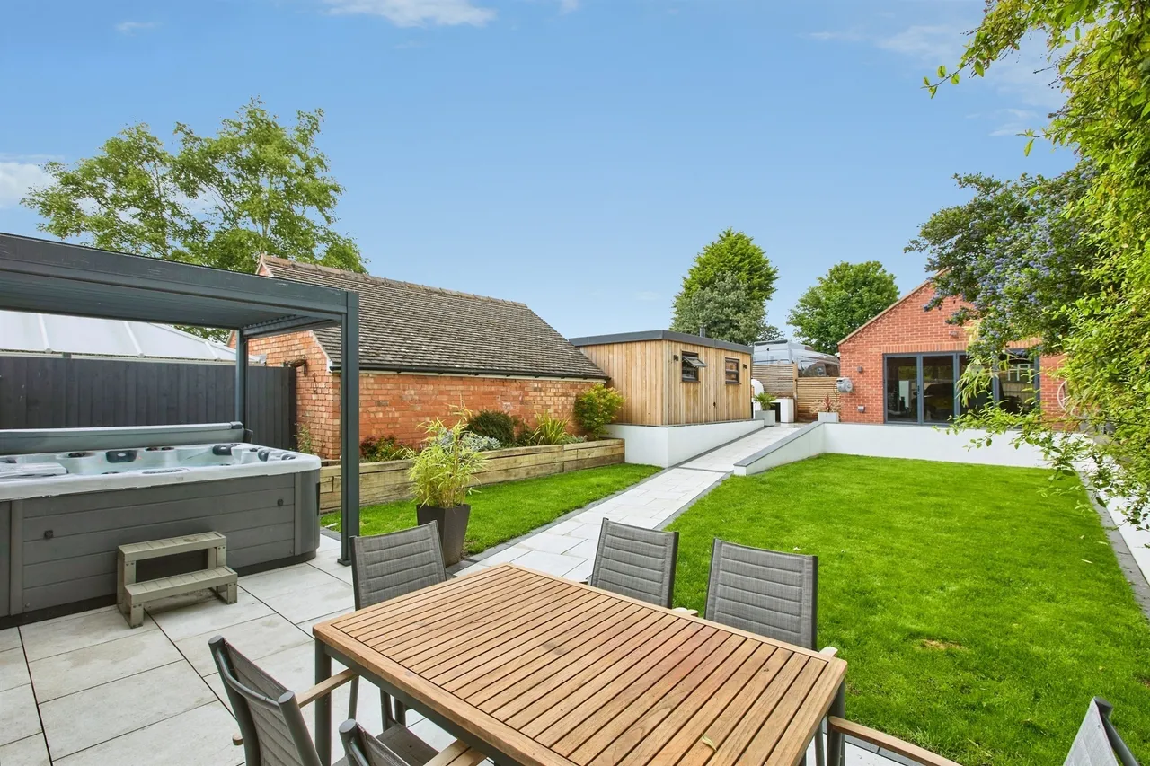 High Bank Road, Burton-On-Trent, DE15, photo 27