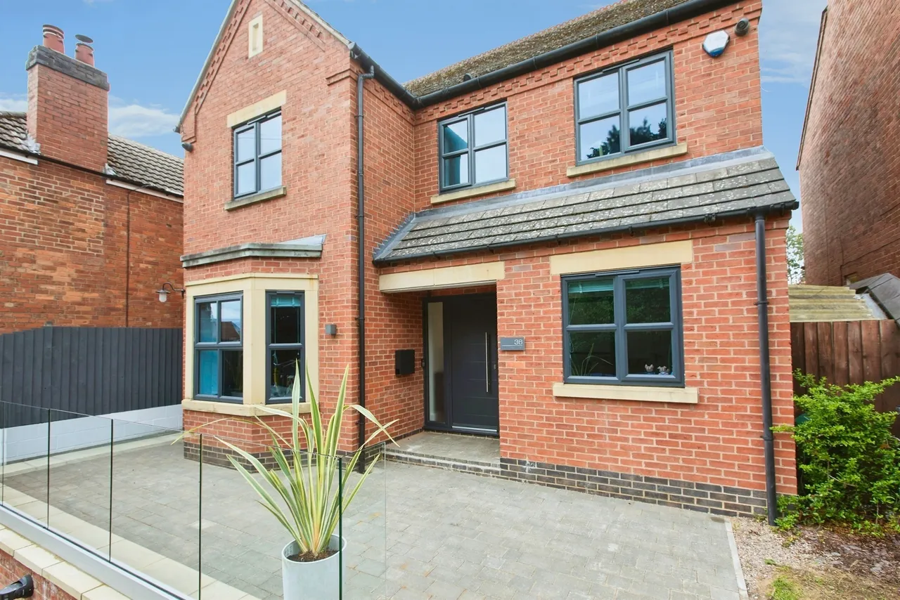 4 bed house for sale, High Bank Road, Burton-On-Trent, DE15