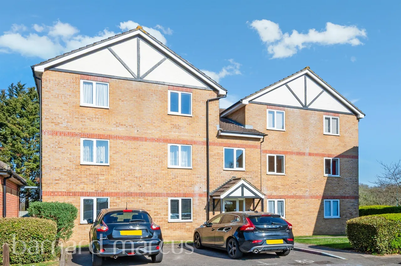 2 bed flat for sale, Foxglove Way, Wallington, SM6