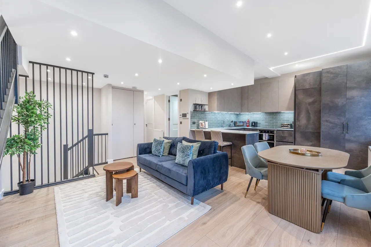 Flat 3, 47 The Ridgeway, London, photo 4