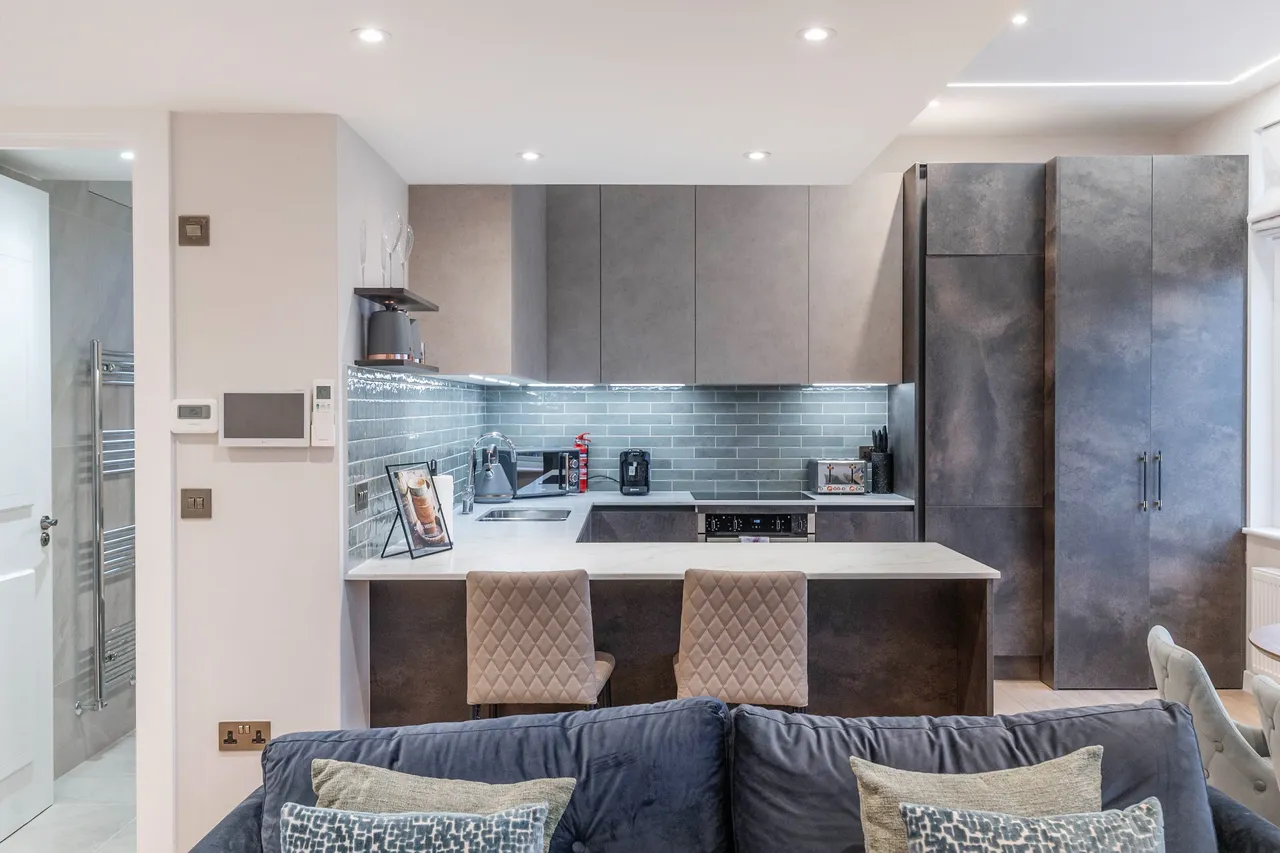 Flat 3, 47 The Ridgeway, London, photo 5
