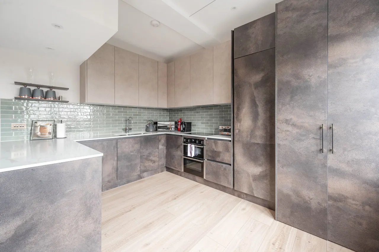 Flat 3, 47 The Ridgeway, London, photo 10