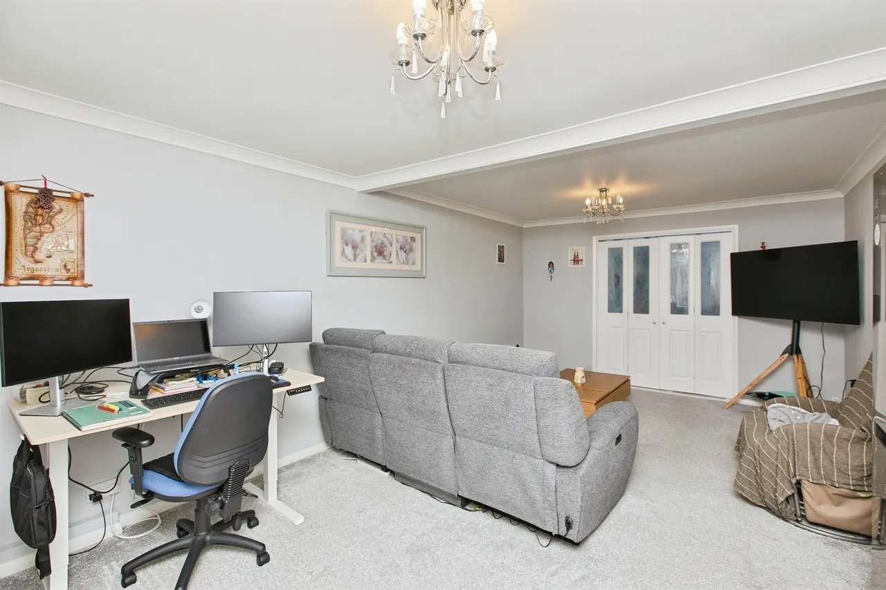 Grampian Way, Sinfin, DERBY, photo 3