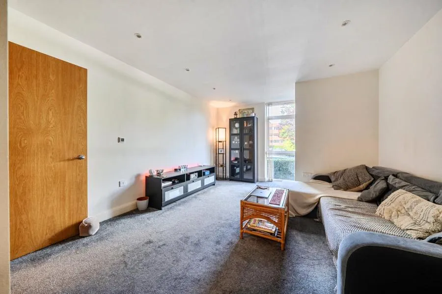 Kerr Place, Aylesbury, HP21, photo 11