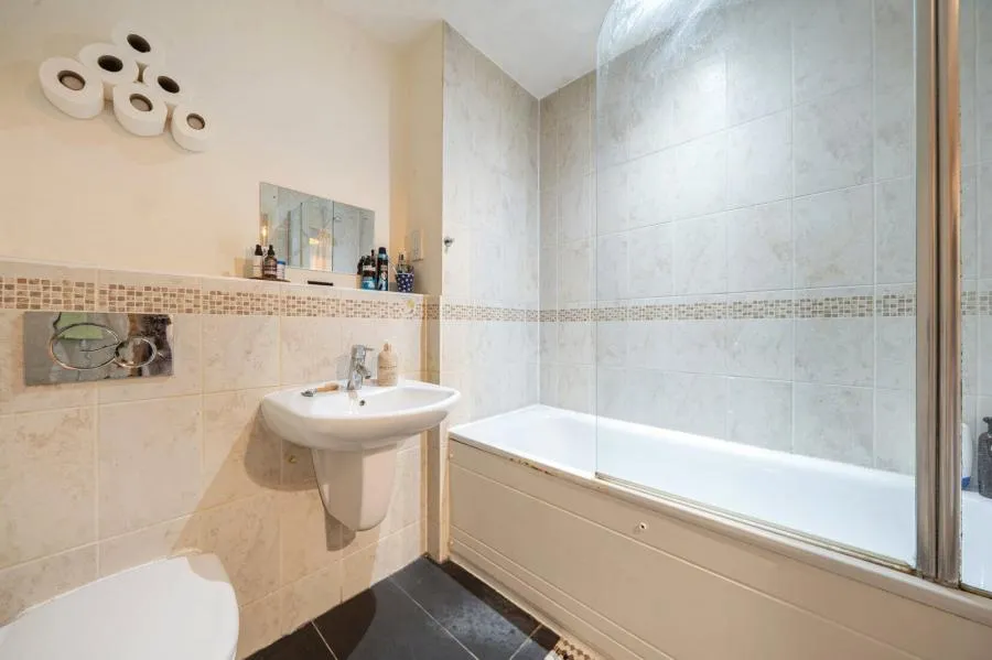 Kerr Place, Aylesbury, HP21, photo 15
