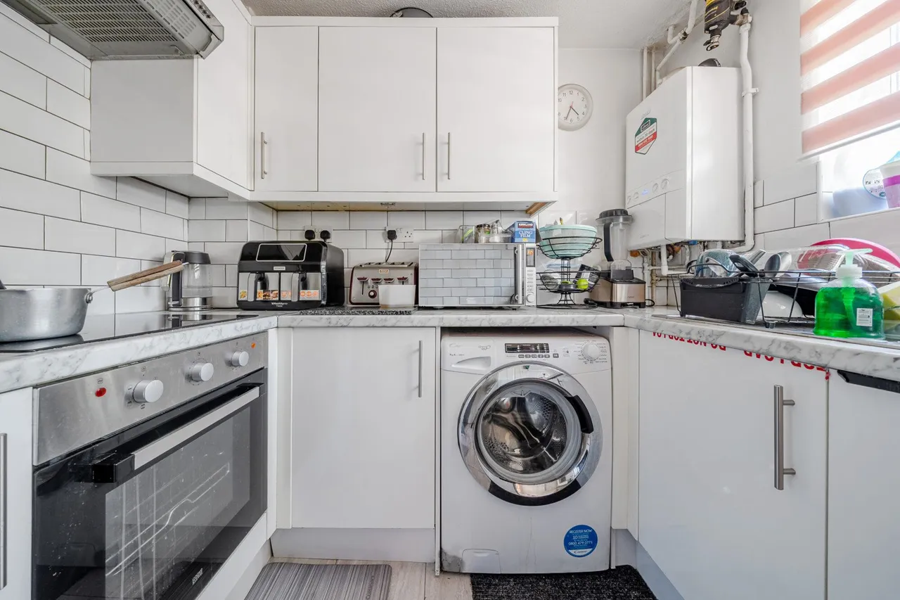 Nickelby Close, SE28, photo 3