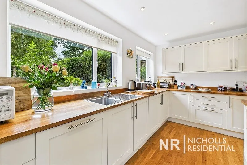 Kingston Road, Leatherhead, KT22, photo 8
