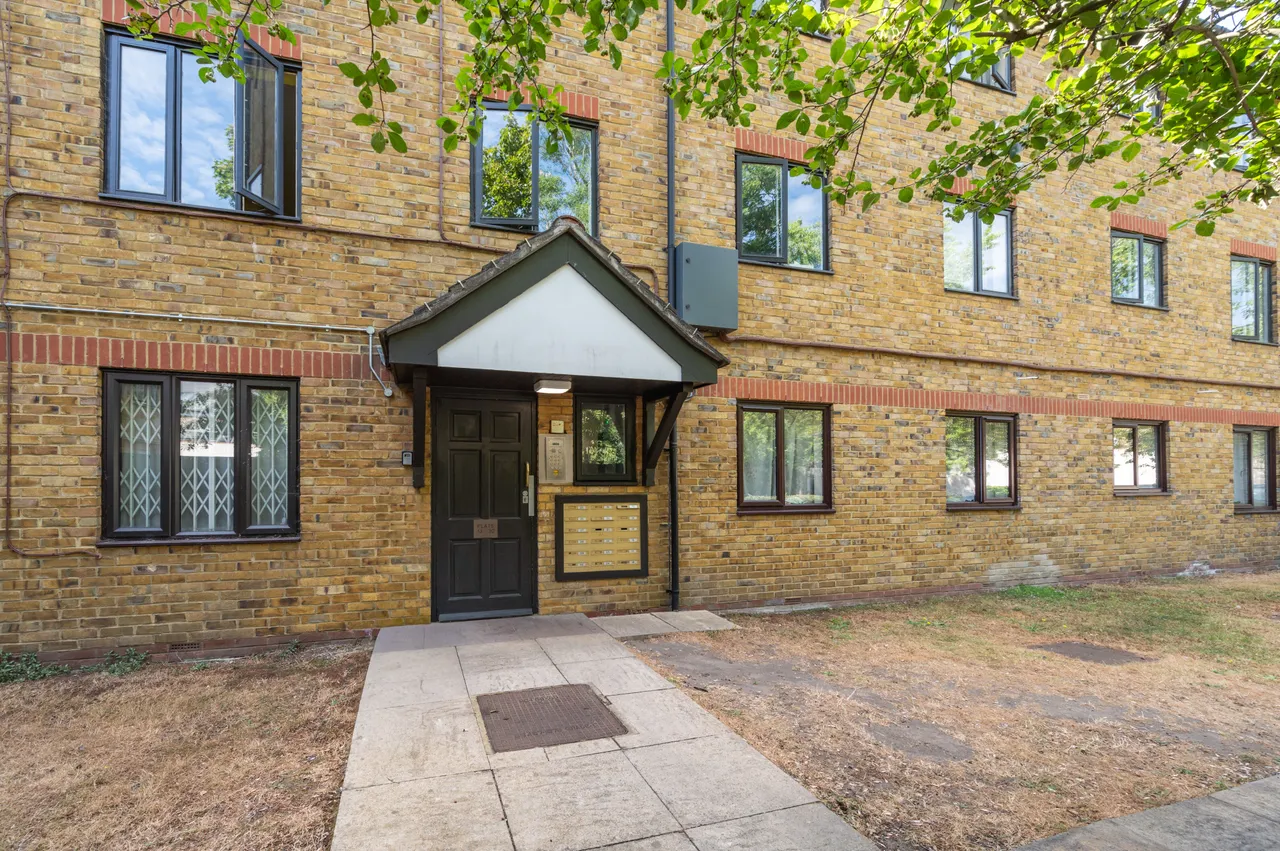1 bed flat to rent — 16 Pavilion Mansions, 10 Brighton Terrace, London
